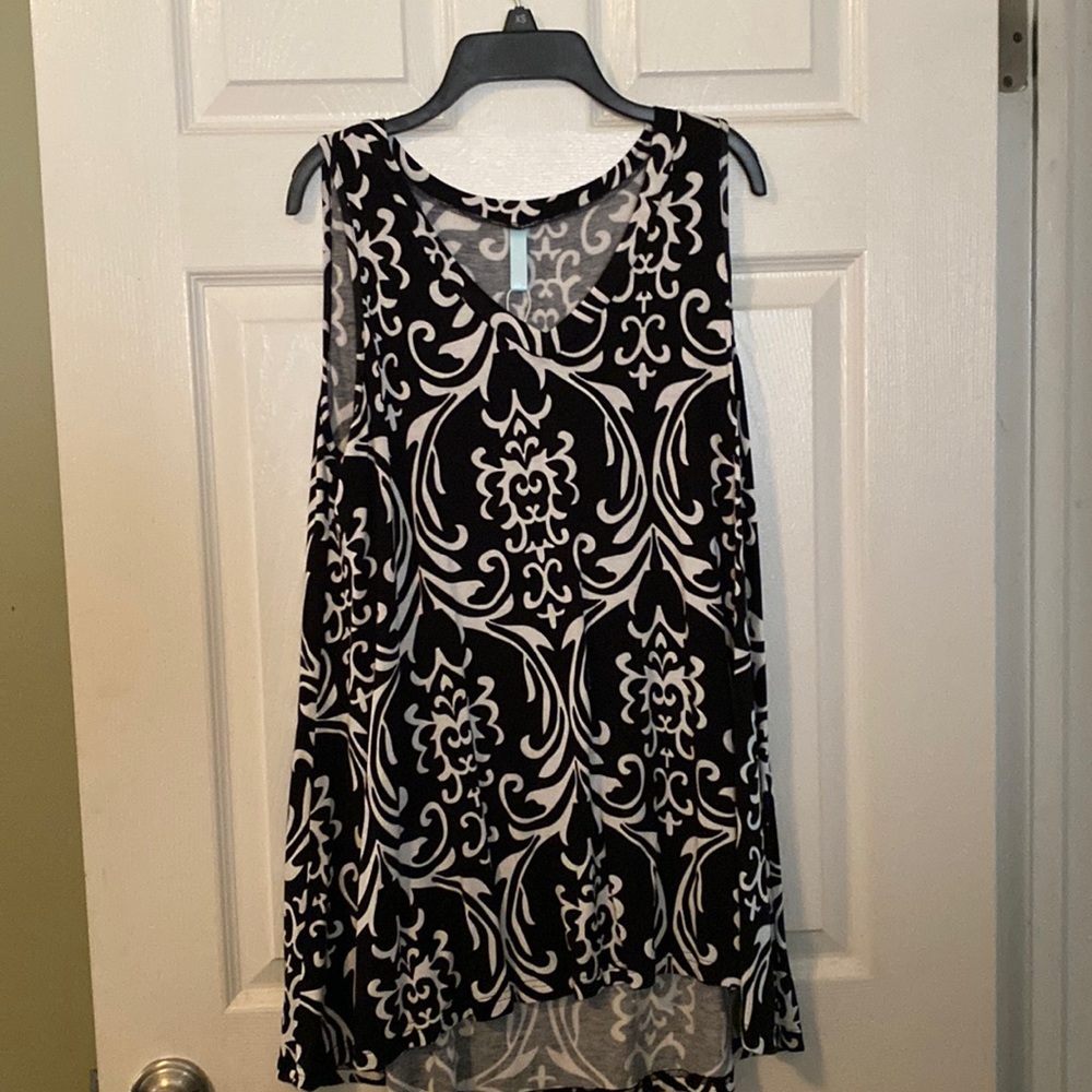 Long tank, business or casual, stretchy and comfortable